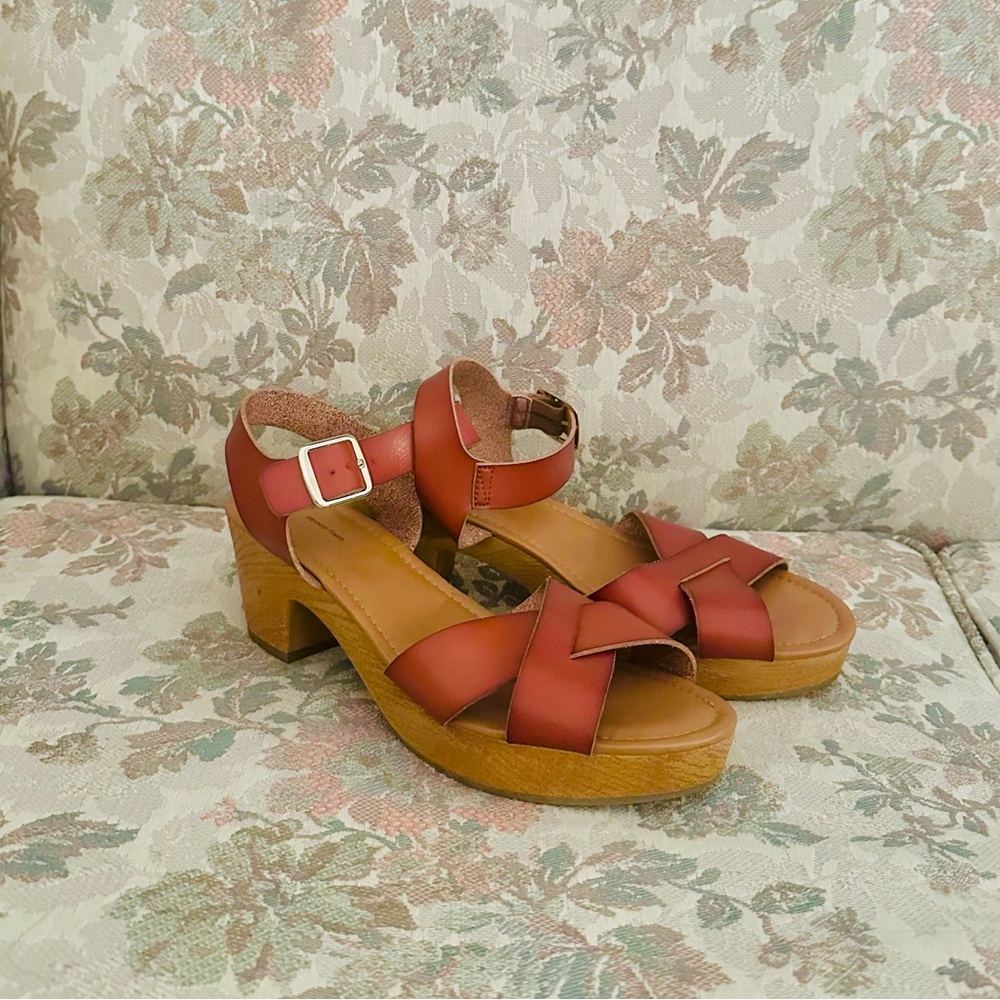 Time‎ and Tru Heeled Sandals Ankle Strap Open Toe Casual Clogs Size 9